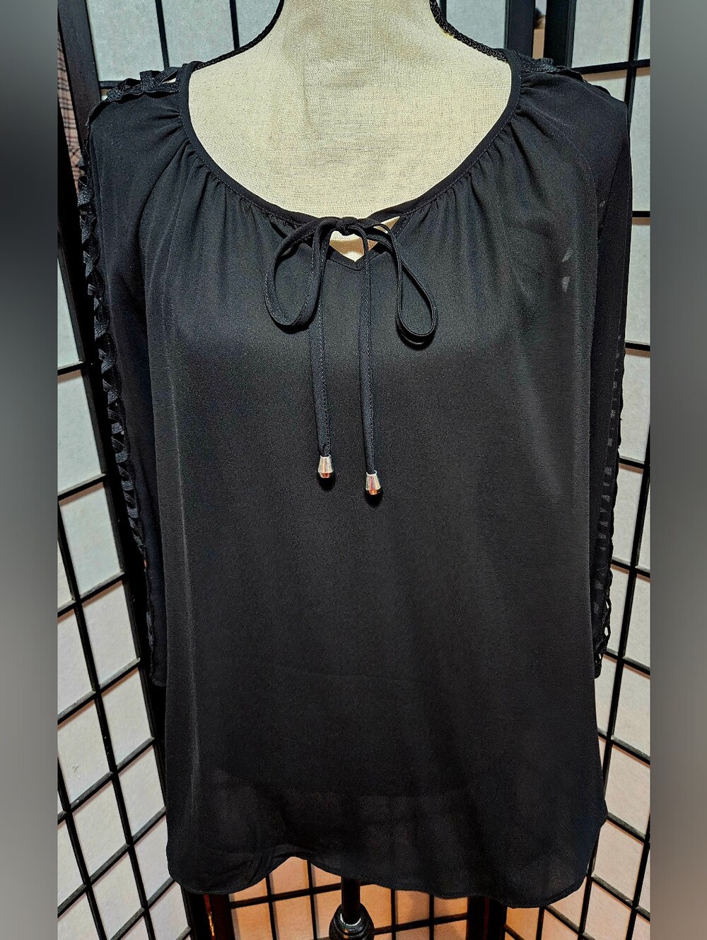 Easywear By Chico's Size 2 Large Black Sheer Lattice Cut-out 3/4 Sleeve